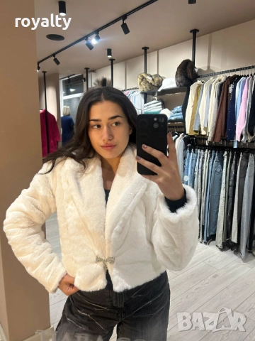 Късо Бяло Дамско Палто , снимка 2 - Палта, манта - 52885110