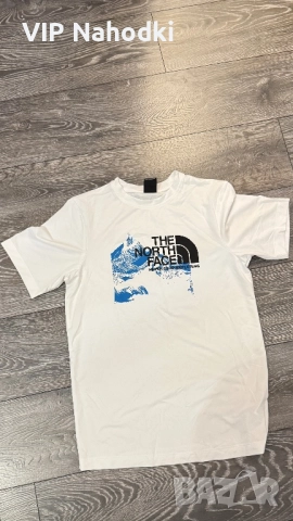 Тениска на The North Face без следи от употреба. Нова без етикет. Размер S, снимка 3 - Тениски - 52549867