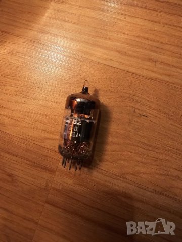 Радиолампа, радиолампи - ECF82  - нова - възстановете вашета вярна и дългослужила техника .