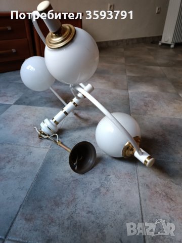 Неупотребяван полилей-пендил тройка стъклени топки диаметър 15 cм, снимка 4 - Полилеи - 39849105