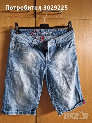 Дамски къси дънкови панталони , снимка 4 - Къси панталони и бермуди - 42377235