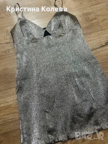 Дамска рокля в блестящо сребристо H&M , снимка 5 - Рокли - 52857663