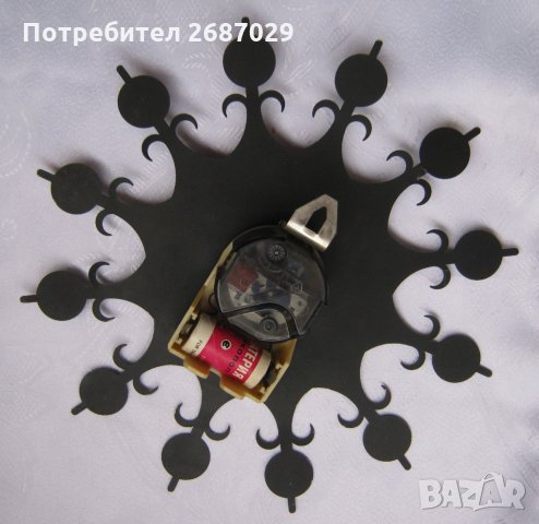 30 см Красив Стар стенен метален часовник ГДР DDR, снимка 3 - Антикварни и старинни предмети - 28950956