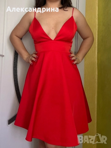 Елегантна коктейла дамска рокля 