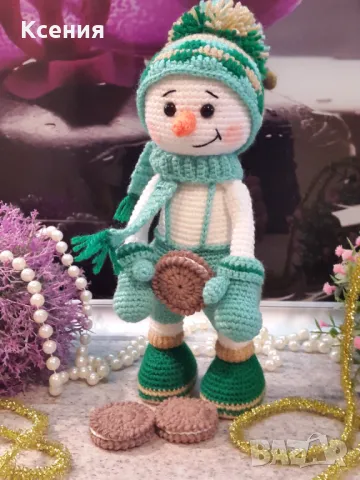 подарък за Коледа. Снежен човек с бисквити ORERO, Ръчно изработена, Плетена играчка, снимка 9 - Плюшени играчки - 48054537