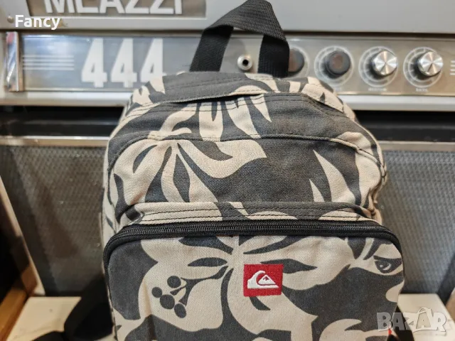 Малка спортна раница Quiksilver, снимка 2 - Раници - 49373371