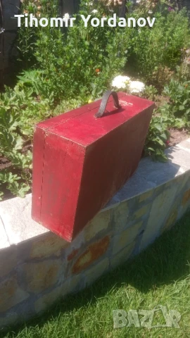 Стар дървен куфар., снимка 13 - Антикварни и старинни предмети - 51067438