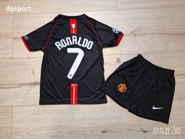 Детски екип на К.Роналдо Манчестър Юнайтед ретро модел!!!
