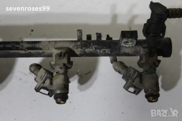Горивна рейка с дюзи Рено Лагуна 1 1.8i Renault Laguna 1 7700107405, снимка 4 - Части - 49323404