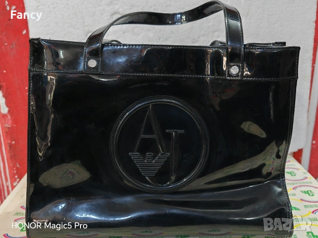 Дамска чанта Armani Jeans , снимка 2 - Чанти - 53477192