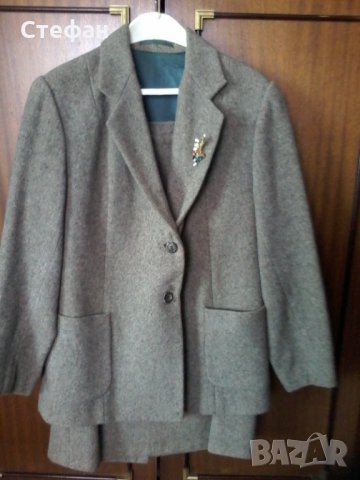 дамски костюм