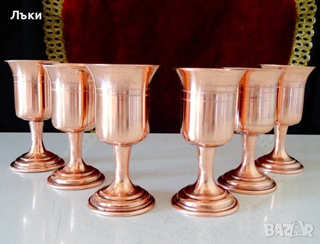 Медни чаши за ракия,чиста червена мед,на столче. 