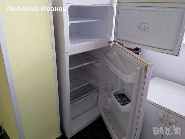 Хладилник Краун , снимка 2 - Хладилници - 53193744