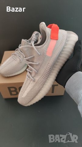 Нови Оригинални Обувки Adidas Yeezy Boost Размер 44 2/3 изключително удобни маратонки , снимка 2 - Спортни обувки - 40430235
