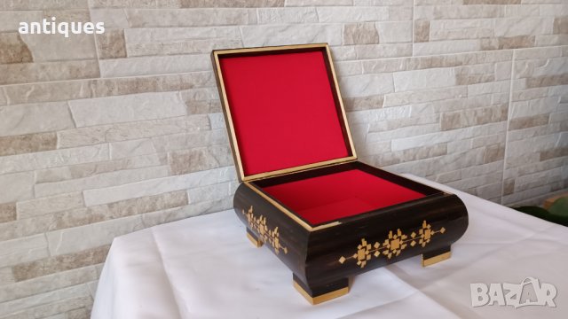 Стара дървена кутия за бижута - украсена с фурнир - №2, снимка 7 - Антикварни и старинни предмети - 43706706