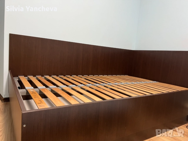 Легло с подматрачна рамка