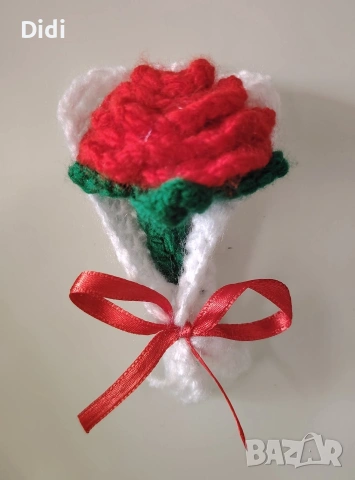 Ръчно плетени цветя с магнитче или като висулка за ключодържател , снимка 3 - Декорация за дома - 53066447