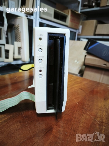 Винтидж флопи OKI ,външно 5.25" , снимка 7 - Антикварни и старинни предмети - 52919956