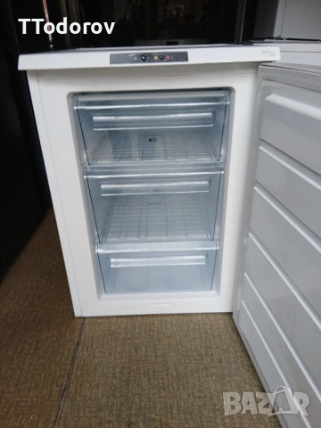 Малък фризер AEG A71100TSWO , снимка 2 - Фризери - 53527599