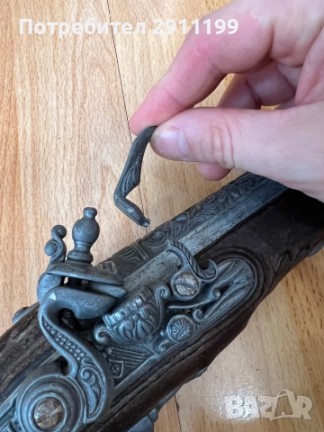 Реплика на кремъклия, комплект от два еднакви, снимка 11 - Антикварни и старинни предмети - 52812383