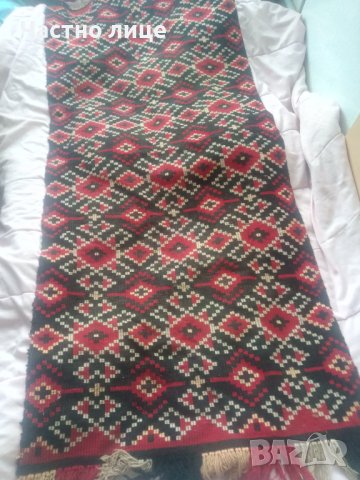 Малък чипровски килим с размери 1,72х0,72м.-15лева., снимка 1 - Килими - 43909919