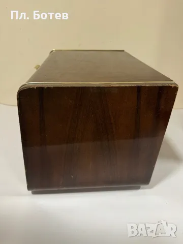 Старо радио с грамофон, снимка 8 - Антикварни и старинни предмети - 47513856