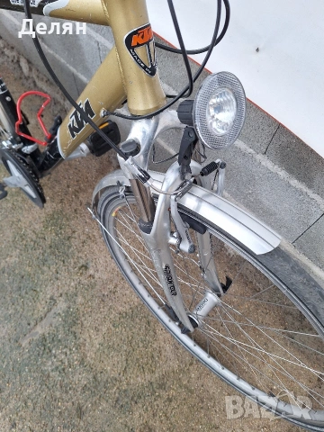 Велосипед KTM 28",алуминиева рамка,преден амортисьор,скорост 3×8,монтаж SHIMANO ACERA, снимка 6 - Велосипеди - 53600185
