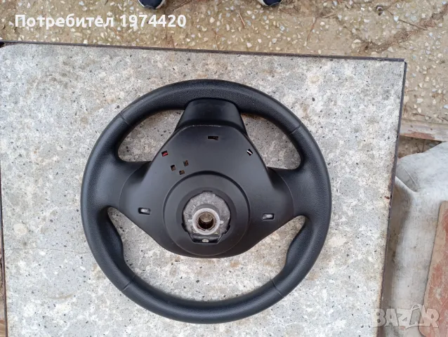 Продавам волан за Рено Клио4 2018 година със леки забележки се виждат на снимките, снимка 3 - Аксесоари и консумативи - 49322882