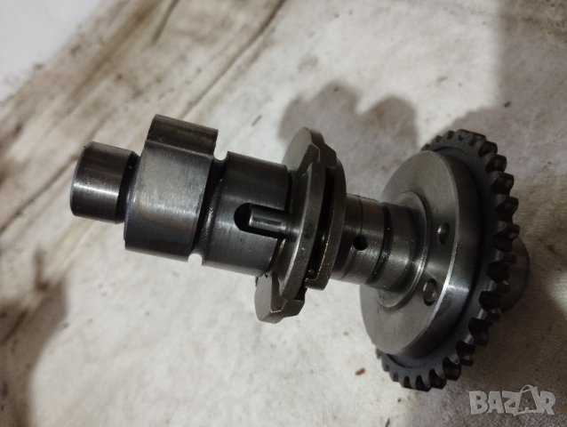 Разпределителен вал и кобилици за Малагути Мадисан 400, снимка 2 - Мотоциклети и мототехника - 43178077