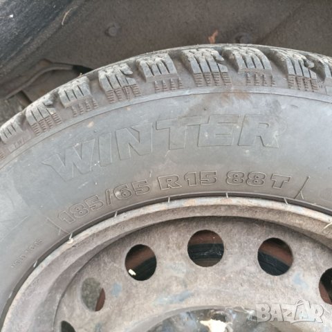 Оригинални метални джанти Тойота Аурис 2009 година зимни гуми Тигър 185/60/15, снимка 7 - Гуми и джанти - 43943942