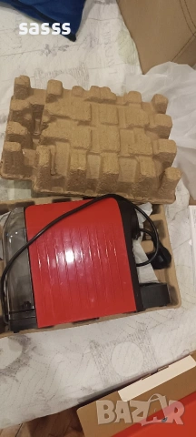 Продавам кафемашина на капсули Tchibo Cafissimo, снимка 8 - Кафемашини - 53214237