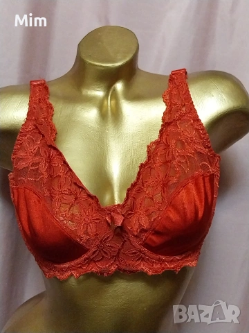 95 D Червен дантелен сутиен 