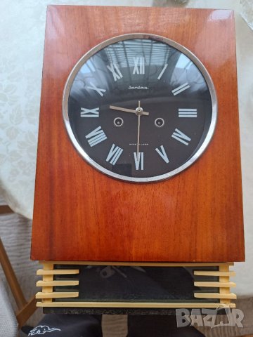 Стенен часовник Янтар 