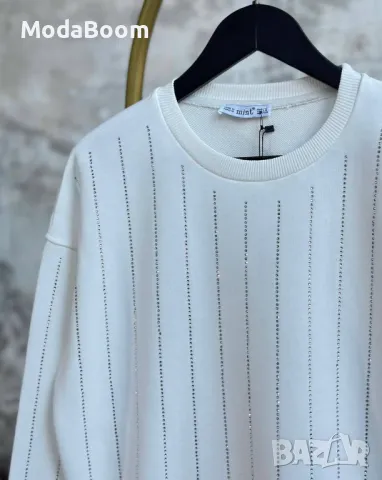 Блуза с камъчета , снимка 2 - Блузи с дълъг ръкав и пуловери - 48354932