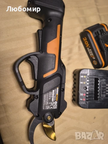 Акумулаторна ножица WORX WG330E/ 20V/ 2Ah , снимка 4 - Градинска техника - 51364152