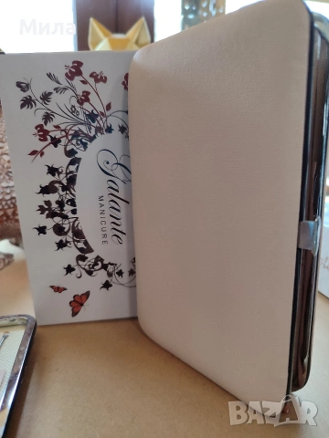 Козметичен несесер 18 части, снимка 2 - Продукти за маникюр - 53471143