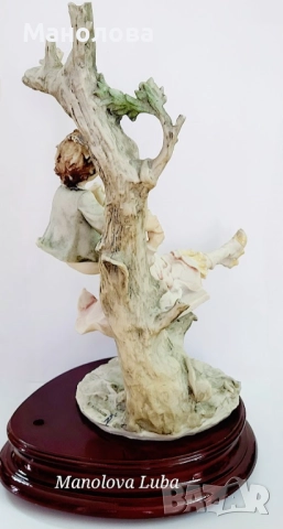 Голяма фигура Capodimonte подписана B. Merli., снимка 11 - Колекции - 52418854