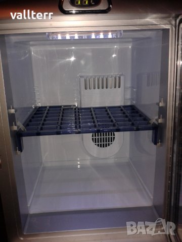 хладилник мини барче охлаждащ, снимка 4 - Хладилници - 43230800