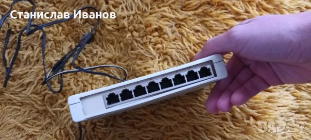 Продавам 8-портов 10/100 Mbps switch Repotec RP 1708-K, снимка 3 - Суичове - 49143376