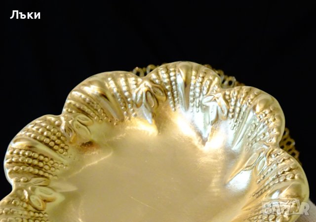 Бронзова бонбониера,купичка,цвете,релеф. , снимка 3 - Антикварни и старинни предмети - 36675267