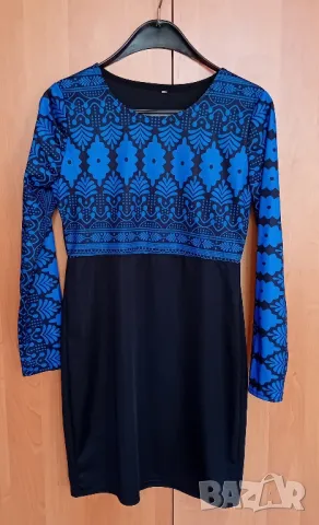 Рокля в синьо и черно, снимка 1