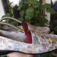 Обувки с флорални мотиви , снимка 5 - Дамски ежедневни обувки - 40333565