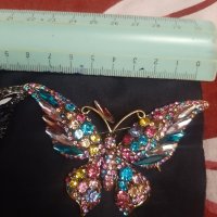 Красиви големи брошки "Пеперуда"с блестящи камъчета , снимка 6 - Колиета, медальони, синджири - 35390501
