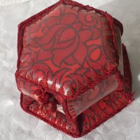 червена социалистическа кутия, соц , снимка 2 - Антикварни и старинни предмети - 43314296