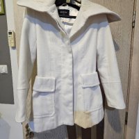 Красиво бяло палто , снимка 1 - Палта, манта - 43257088