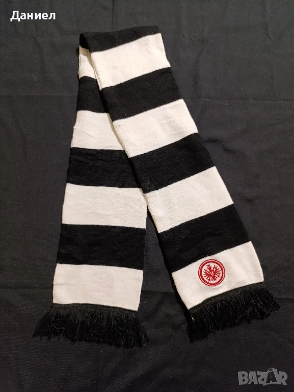 Шал зебра на Айнтрахт Франкфурт , снимка 1