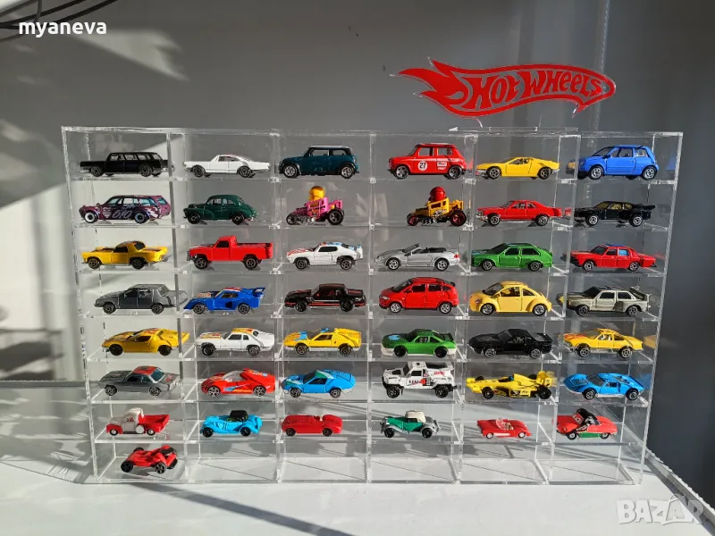 Hot Wheels стелаж + 43 колички , снимка 1