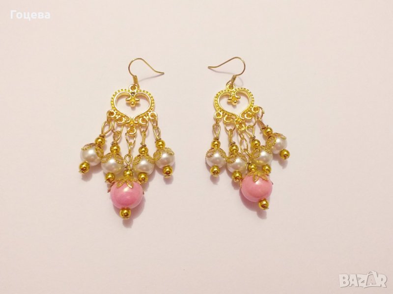 Прекрасни Барокови обеци с розови и бели перли и изящни орнаменти в цвят Злато, снимка 1
