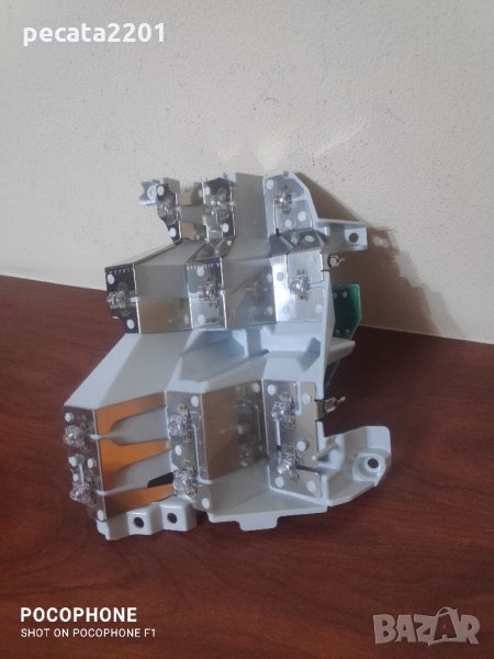 Продавам - оригинална платка десен стоп за Тойота Рав 4, снимка 1