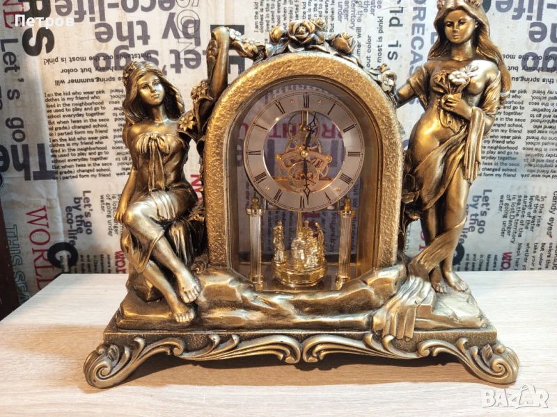 Настолен часовник с въртящо се махало, снимка 1